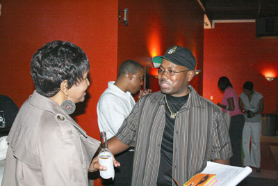 Mackroyce Signing up everyone for AfroDothan.com Netowrk Card